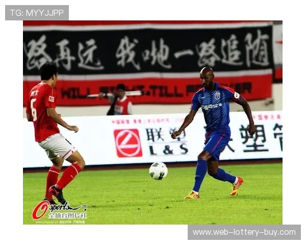 孔卡告别上海申花：十四年足球旅程圆满落幕，铭刻经典瞬间